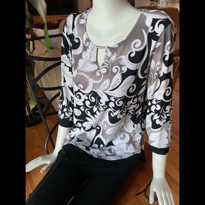 NWOT - JM Collection 3/4 sleeve Size Small Blouse - Beautiful!